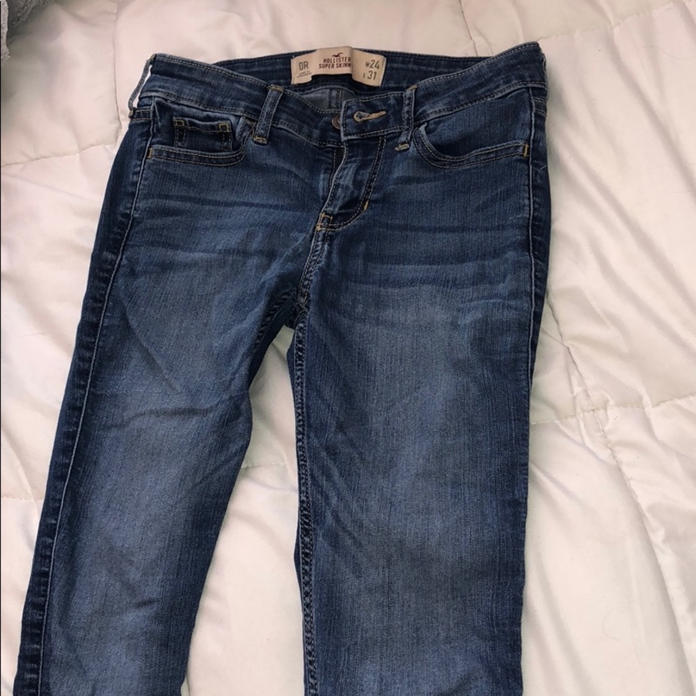 dark blue hollister jeans